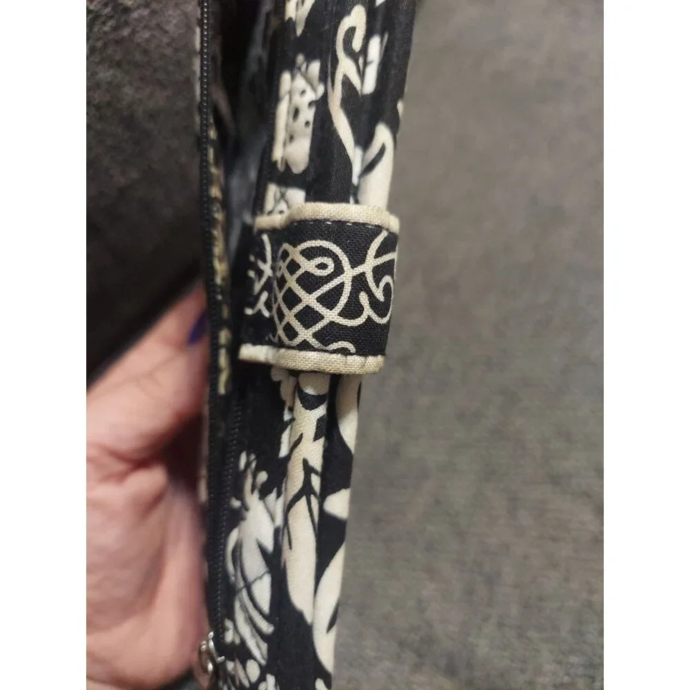 RETIRED VERA BRADLEY TRI-FOLD‎ WALLET BLACK WHITE FLORAL DESIGN ID/CREDIT *flaw - Picture 9 of 15